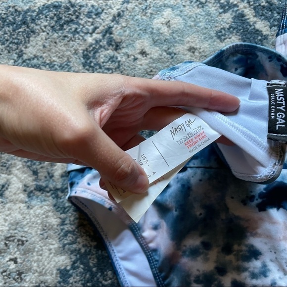 NASTY GAL BLUE TIE DYE BIKINI - Picture 7 of 8